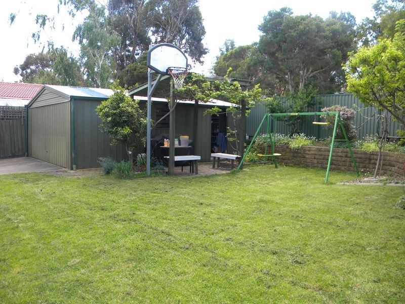 10 Lawson Way, Endeavour Hills VIC 3802