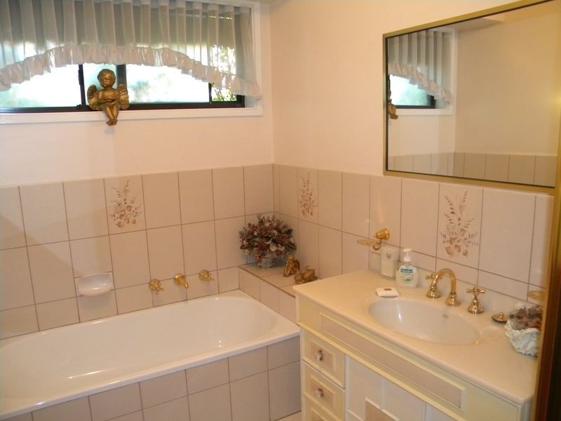 86 Bellbrook Drive, Dandenong North VIC 3175