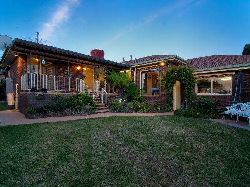 7 Zachary Hicks Crescent, Endeavour Hills VIC 3802