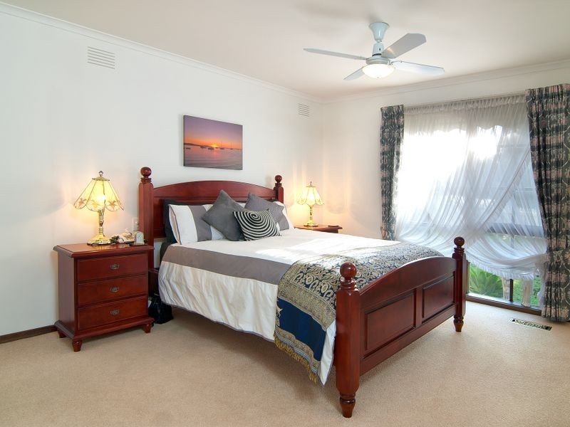 7 Zachary Hicks Crescent, Endeavour Hills VIC 3802