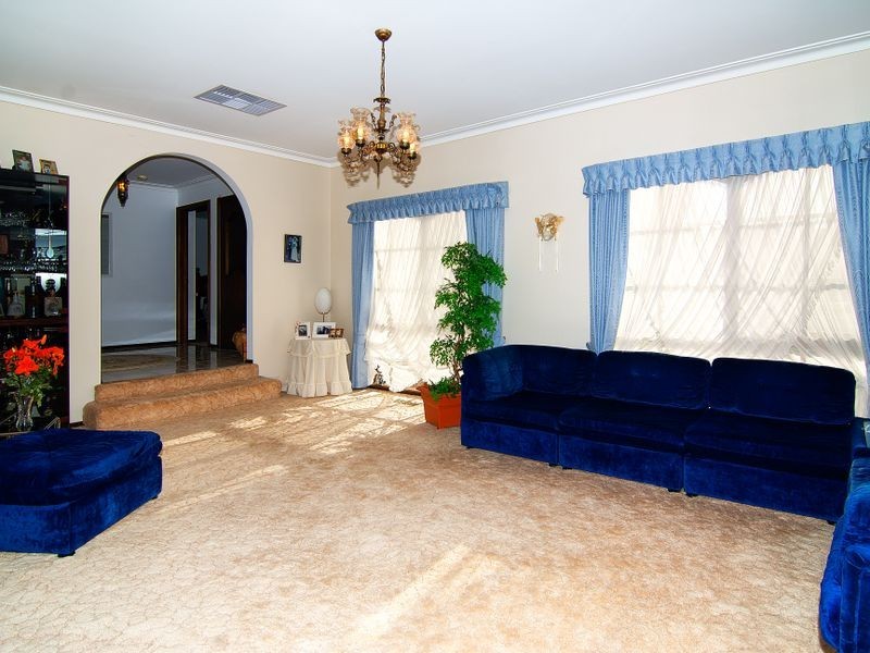 7 Zachary Hicks Crescent, Endeavour Hills VIC 3802