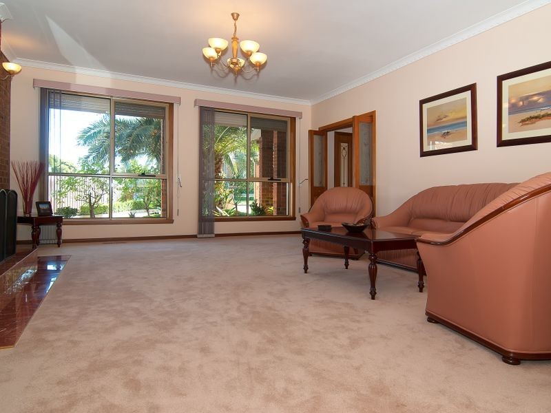 6 Sherwood Crescent, Dandenong North VIC 3175