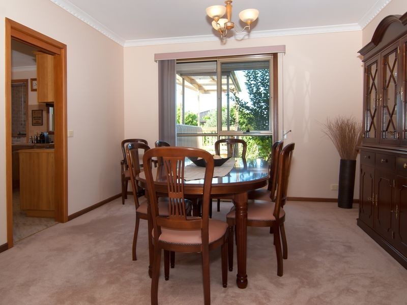 6 Sherwood Crescent, Dandenong North VIC 3175