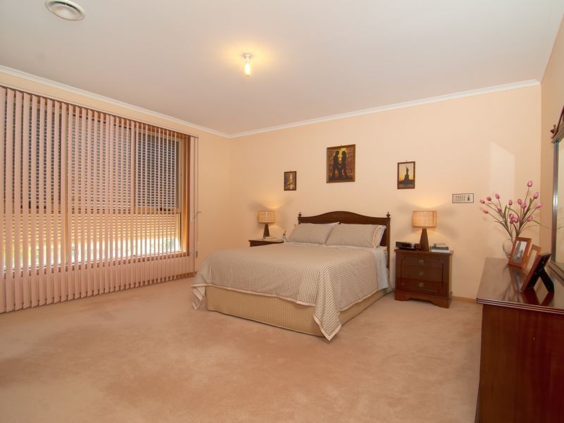6 Sherwood Crescent, Dandenong North VIC 3175