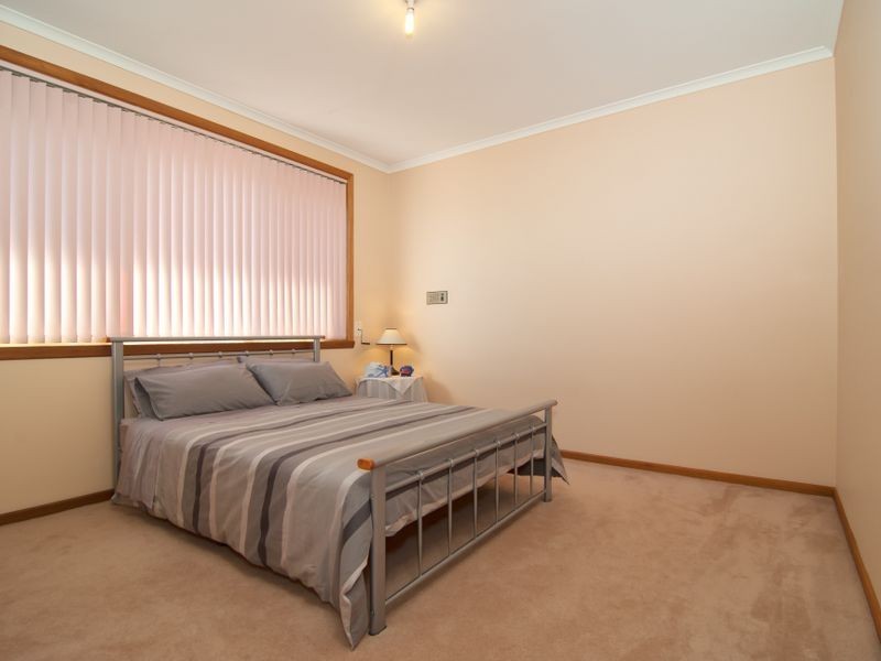 6 Sherwood Crescent, Dandenong North VIC 3175