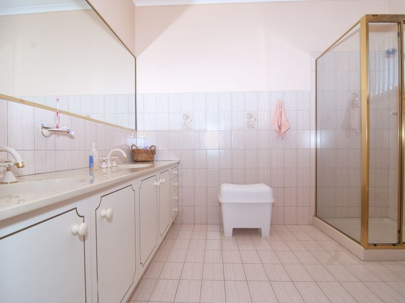 6 Sherwood Crescent, Dandenong North VIC 3175