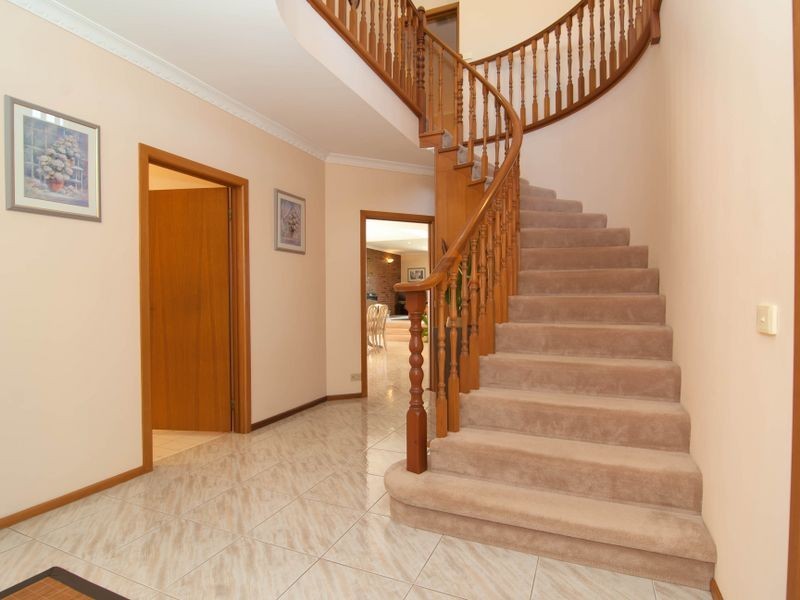 6 Sherwood Crescent, Dandenong North VIC 3175