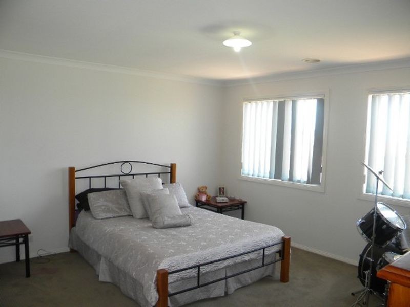 30 Bluehills Boulevard, Pakenham VIC 3810