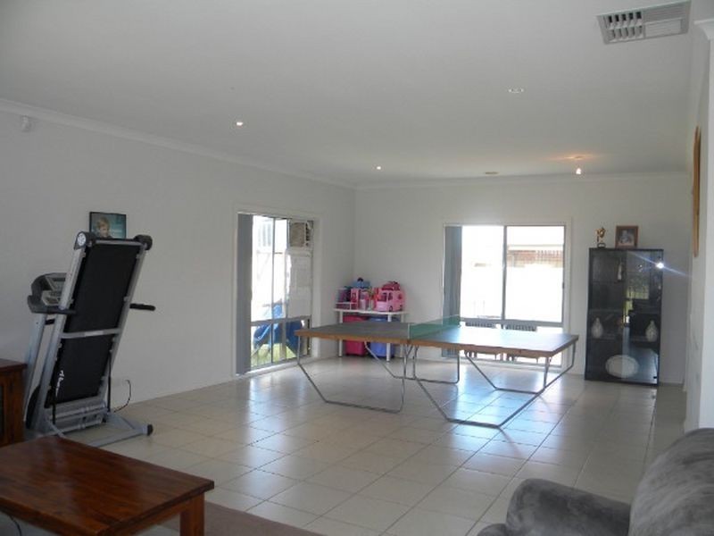 30 Bluehills Boulevard, Pakenham VIC 3810