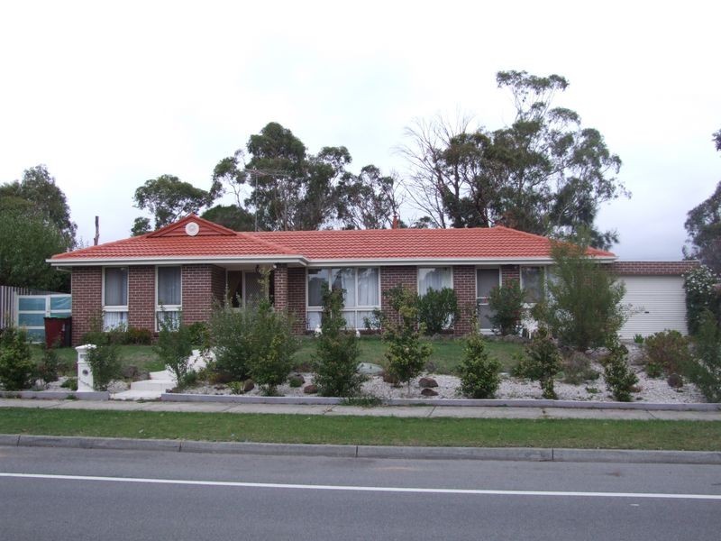 39 Chalcot Drive, Endeavour Hills VIC 3802