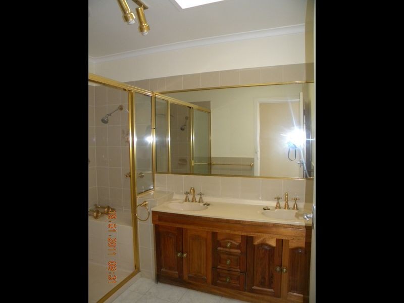 21 Cotswold Crescent, Springvale South VIC 3172