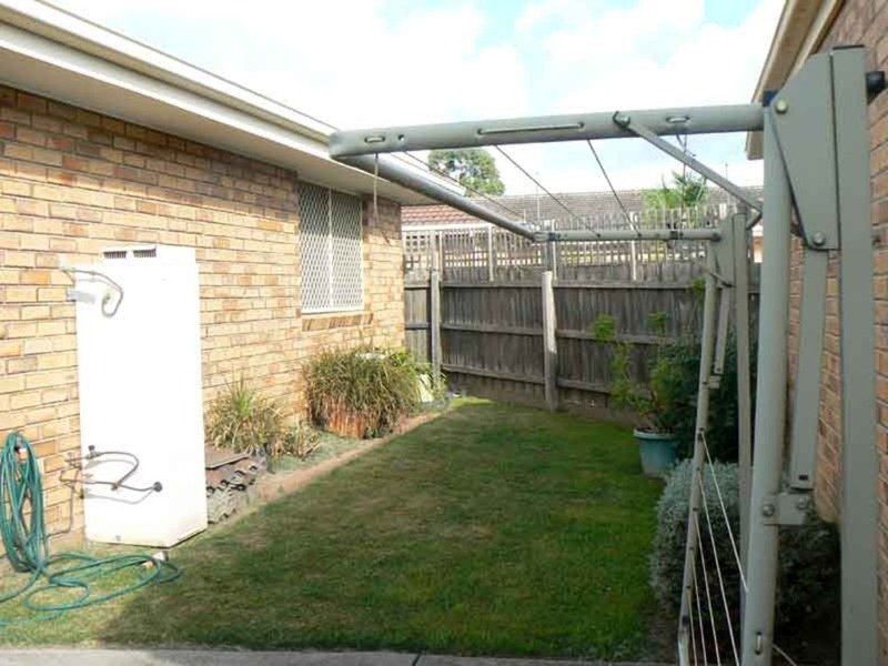 1/9 Edward Avenue, Dandenong VIC 3175