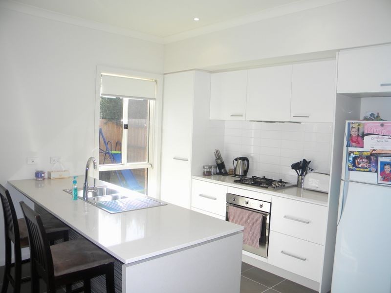 4 Barrier Reef Circuit, Endeavour Hills VIC 3802