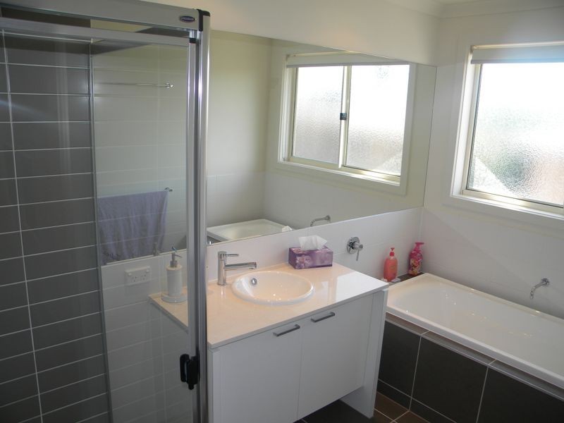 4 Barrier Reef Circuit, Endeavour Hills VIC 3802