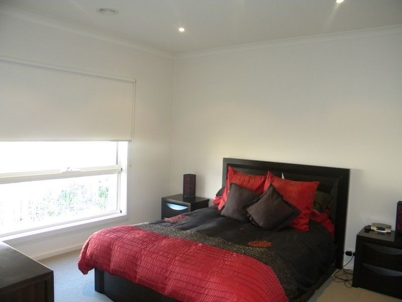 4 Barrier Reef Circuit, Endeavour Hills VIC 3802