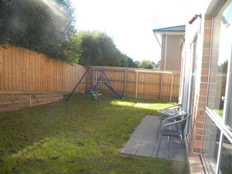 4 Barrier Reef Circuit, Endeavour Hills VIC 3802