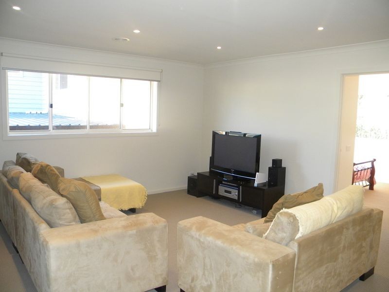 4 Barrier Reef Circuit, Endeavour Hills VIC 3802