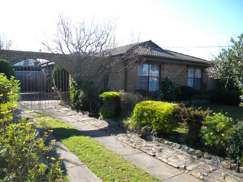 11 Downard Crescent, Dandenong North VIC 3175