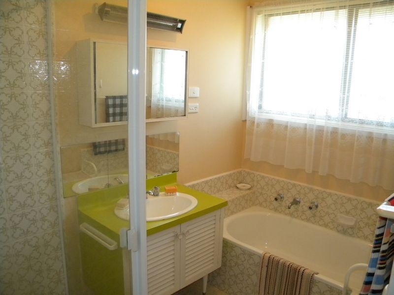 11 Downard Crescent, Dandenong North VIC 3175