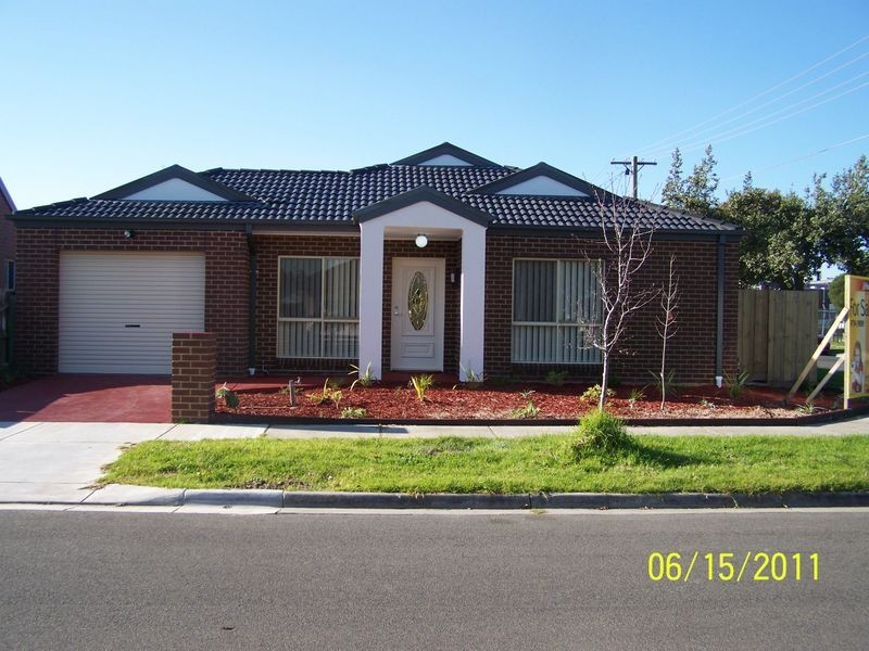 1/2 Prunus Grove, Doveton VIC 3177