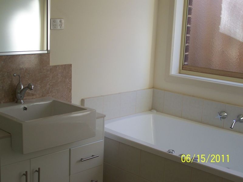 1/2 Prunus Grove, Doveton VIC 3177