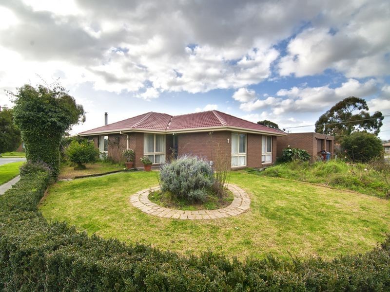 7 Jarvis Crescent, Dandenong North VIC 3175