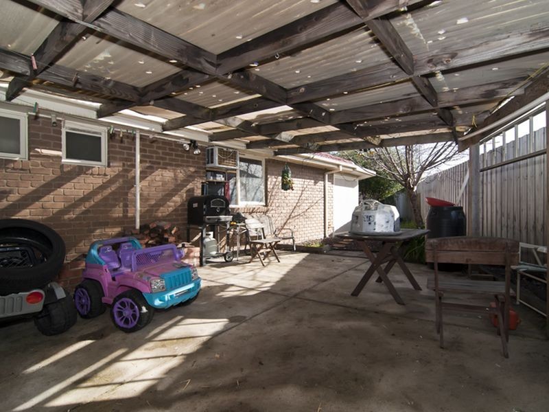 7 Jarvis Crescent, Dandenong North VIC 3175