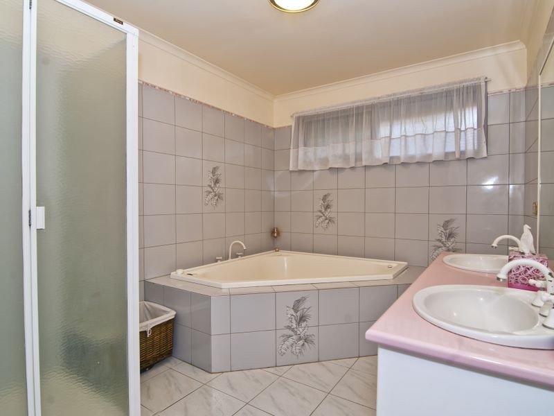 11 Moody Place, Endeavour Hills VIC 3802