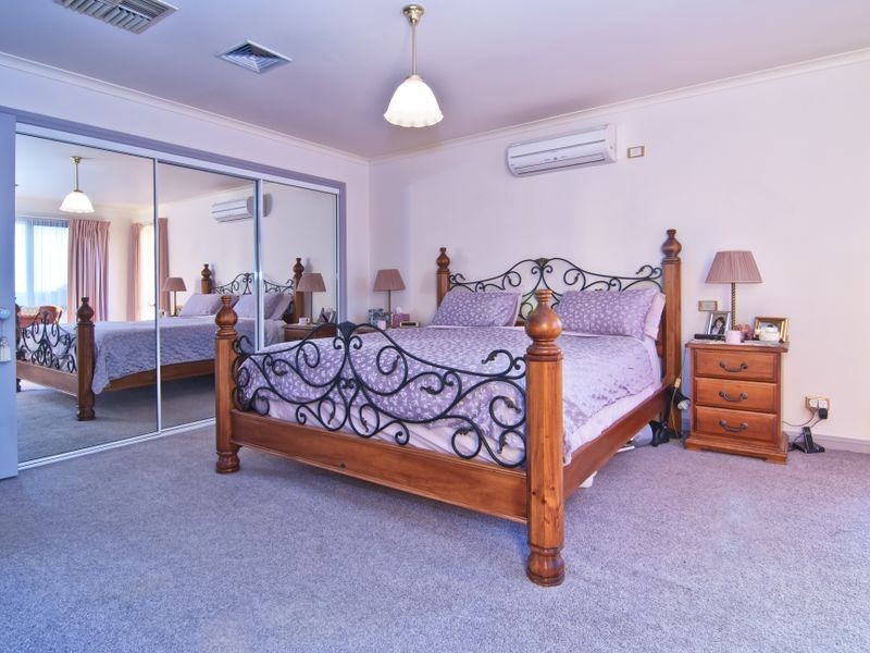 11 Moody Place, Endeavour Hills VIC 3802