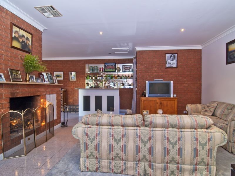 11 Moody Place, Endeavour Hills VIC 3802