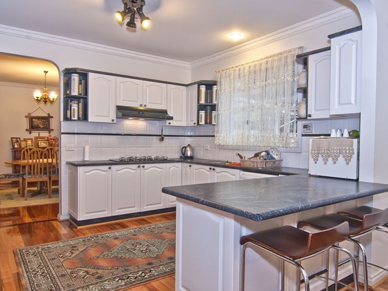 10 Hanna Drive, Endeavour Hills VIC 3802