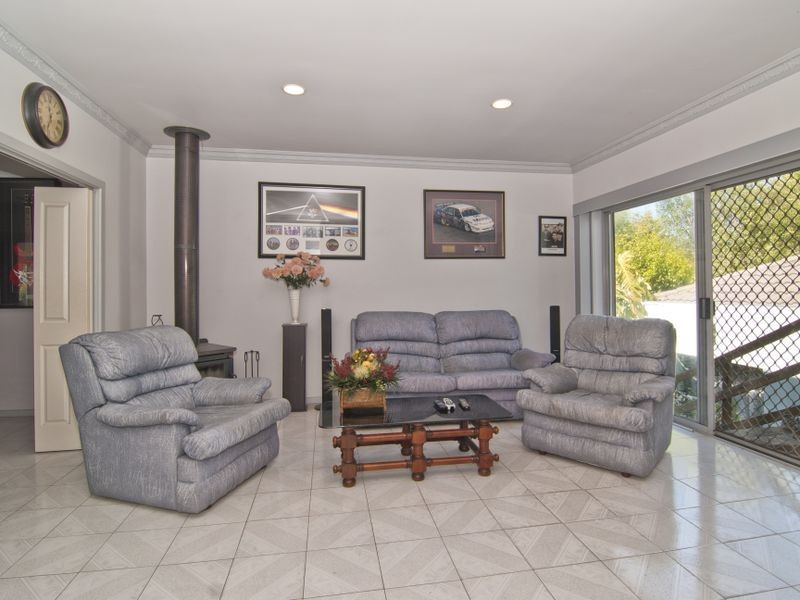 135 Gleneagles Drive, Endeavour Hills VIC 3802
