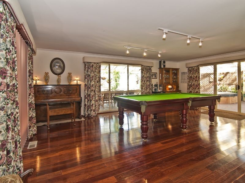 58 Joseph Banks Crescent, Endeavour Hills VIC 3802