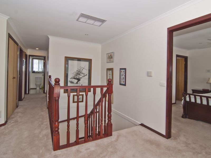 58 Joseph Banks Crescent, Endeavour Hills VIC 3802