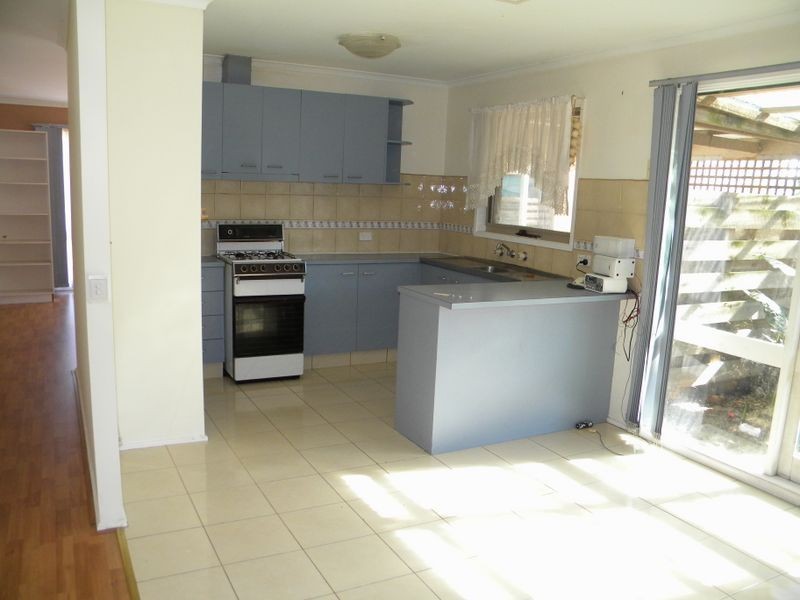 24 Oakwood Drive, Keysborough VIC 3173