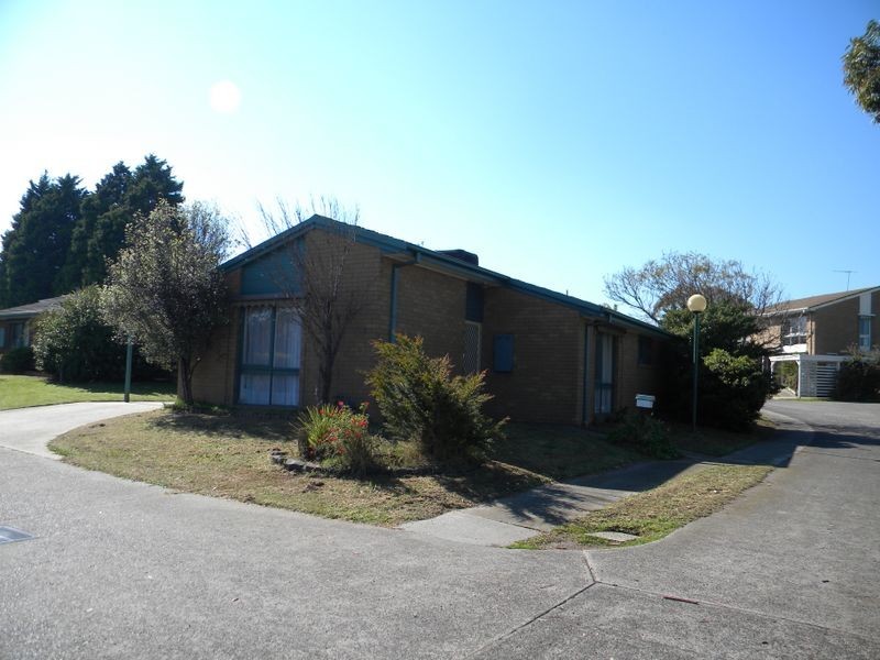24 Oakwood Drive, Keysborough VIC 3173
