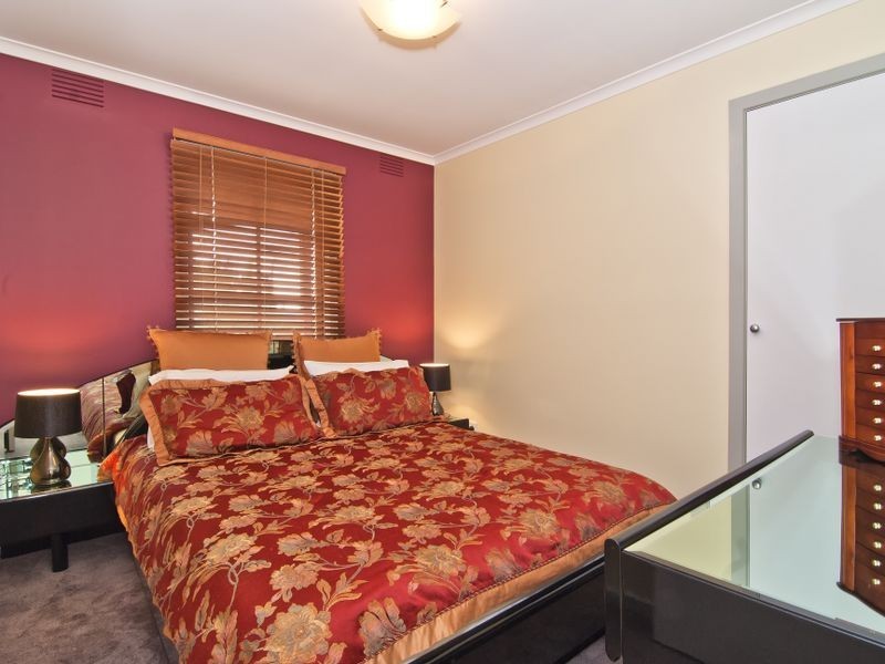 4 Mossgiel Park Drive, Endeavour Hills VIC 3802