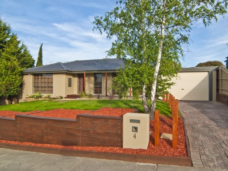 4 Mossgiel Park Drive, Endeavour Hills VIC 3802