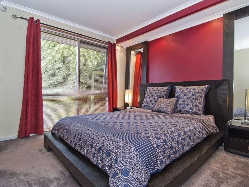 4 Mossgiel Park Drive, Endeavour Hills VIC 3802