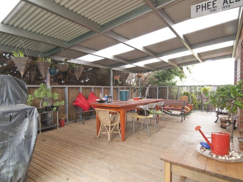 136 David Collins Drive, Endeavour Hills VIC 3802