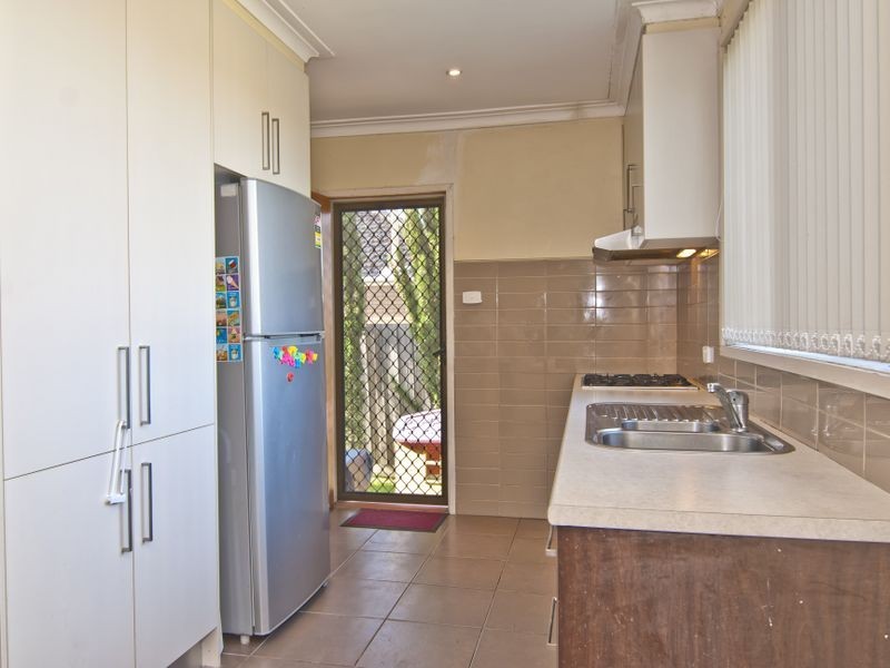 1/76 Hammond Road, Dandenong VIC 3175