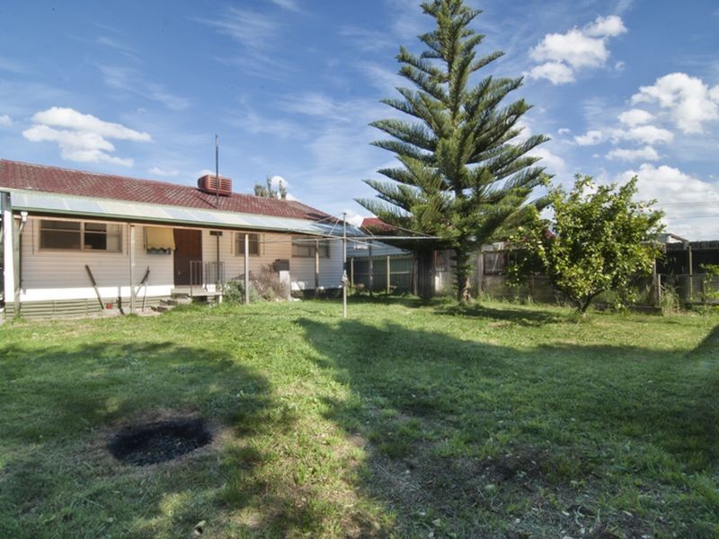 1 Liquidamber Street, Doveton VIC 3177