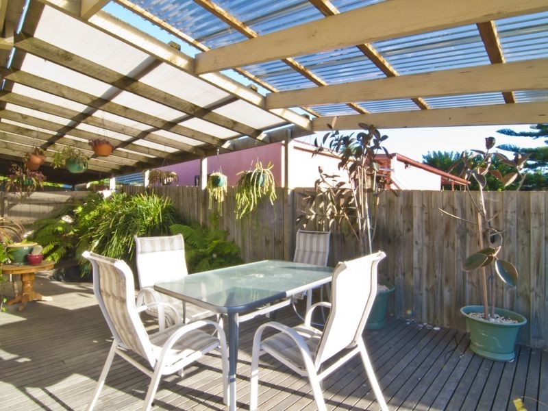 9 Gumbuya Close, Eumemmerring VIC 3177