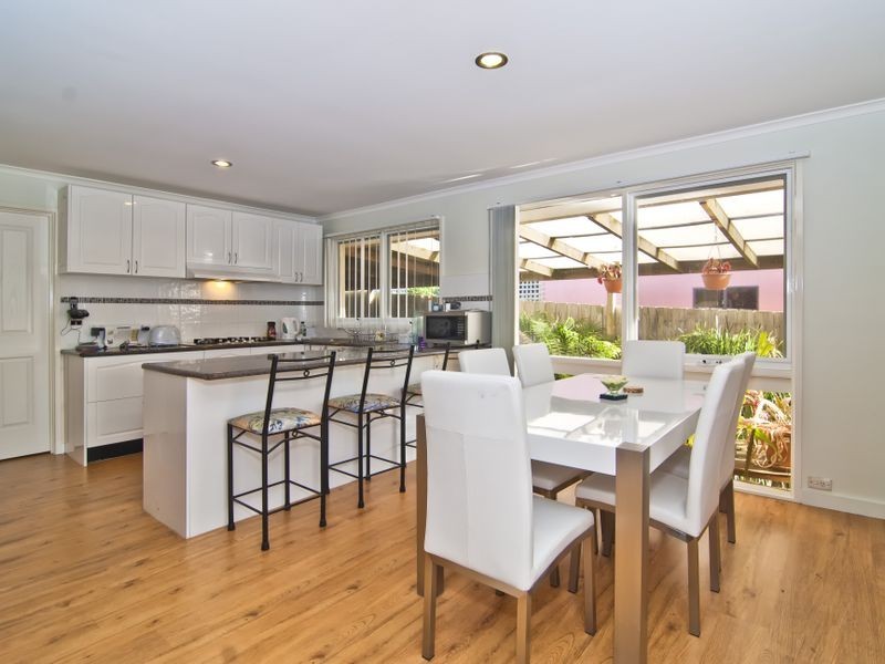 9 Gumbuya Close, Eumemmerring VIC 3177