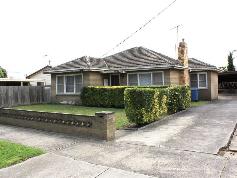 2 Holly Avenue, Dandenong North VIC 3175