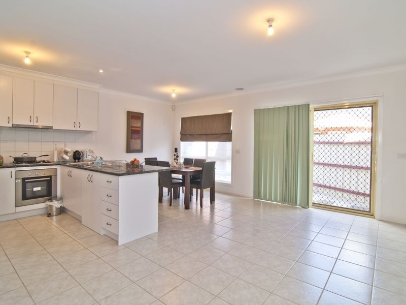 2/15 Vizard Street, Dandenong VIC 3175