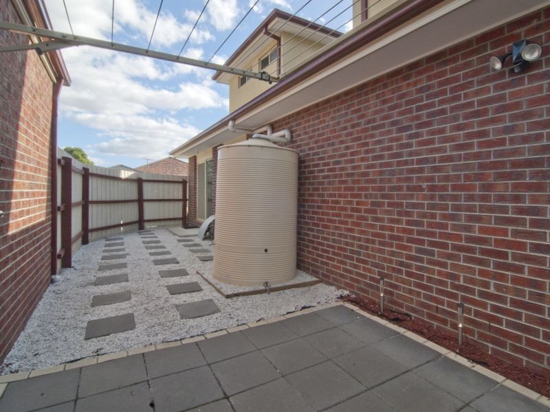 2/15 Vizard Street, Dandenong VIC 3175