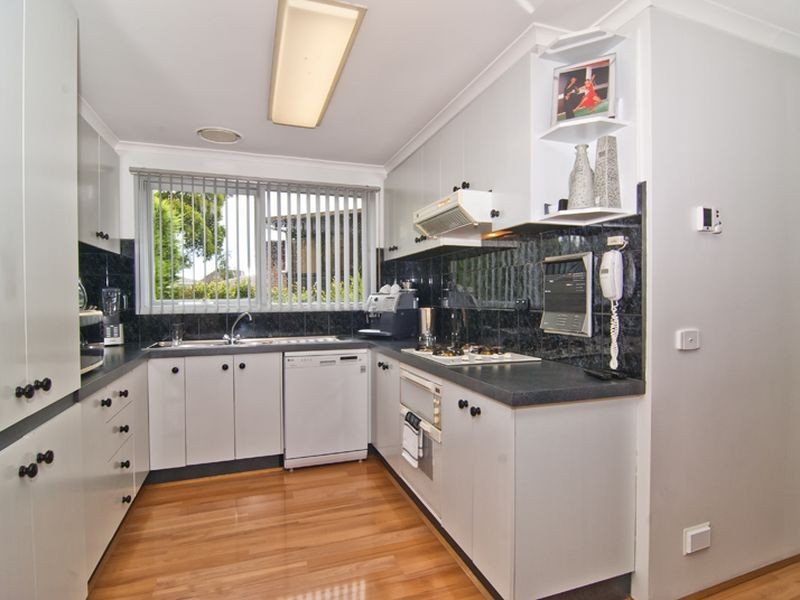 9 Anderson Court, Endeavour Hills VIC 3802