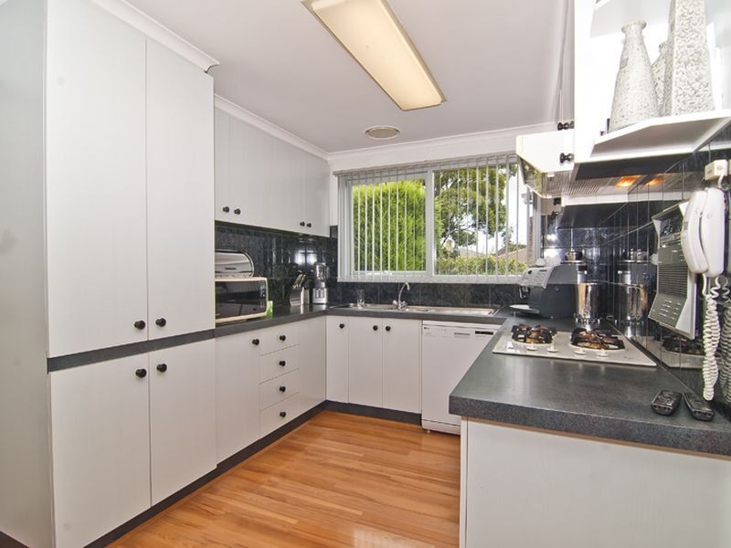 9 Anderson Court, Endeavour Hills VIC 3802