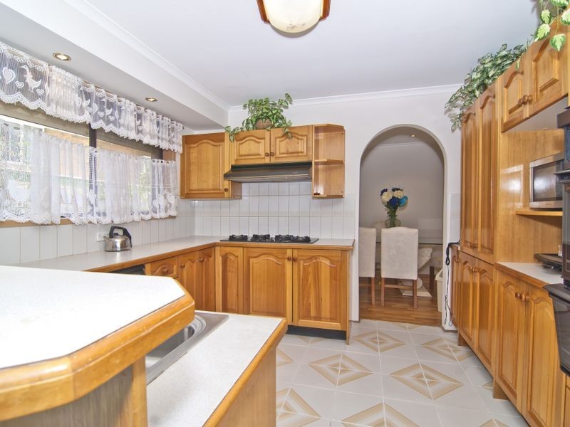 16 Chantell Avenue, Endeavour Hills VIC 3802